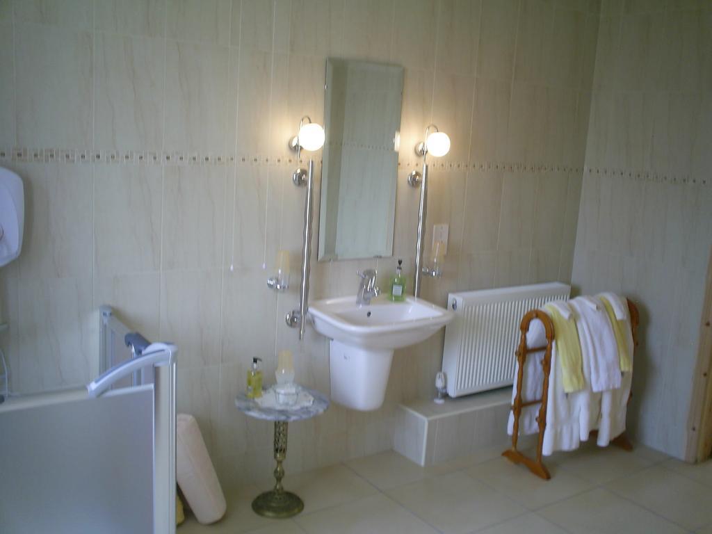 Derry House Villa Listowel Room photo