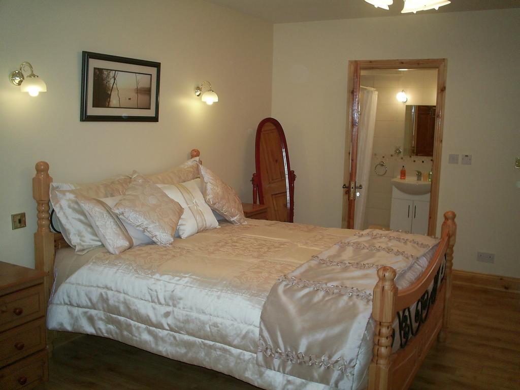 Derry House Villa Listowel Room photo